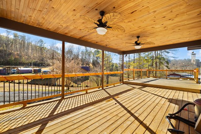 1047 Evergreen Road, Flat Lick, KY 40935