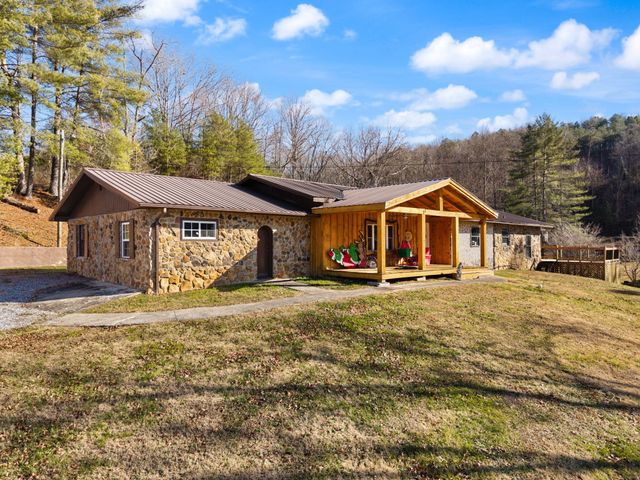 1047 Evergreen Road, Flat Lick, KY 40935