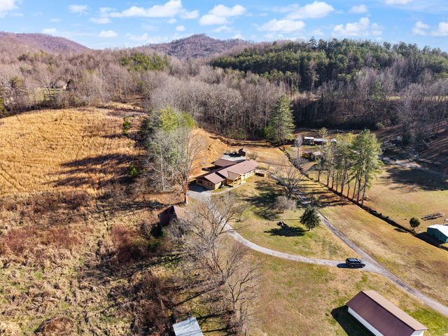 1047 Evergreen Road, Flat Lick, KY 40935
