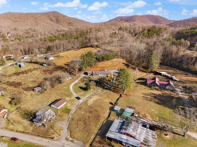 1047 Evergreen Road, Flat Lick, KY 40935