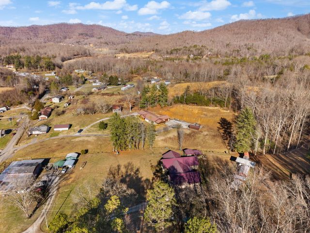 1047 Evergreen Road, Flat Lick, KY 40935