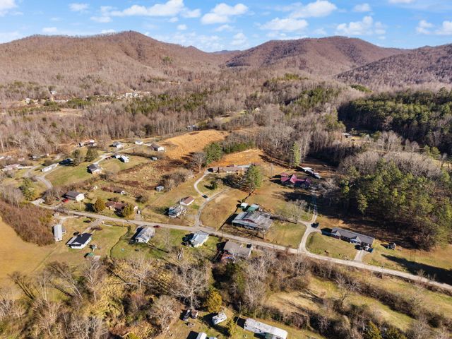 1047 Evergreen Road, Flat Lick, KY 40935