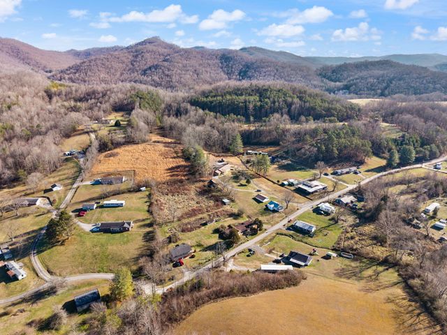 1047 Evergreen Road, Flat Lick, KY 40935
