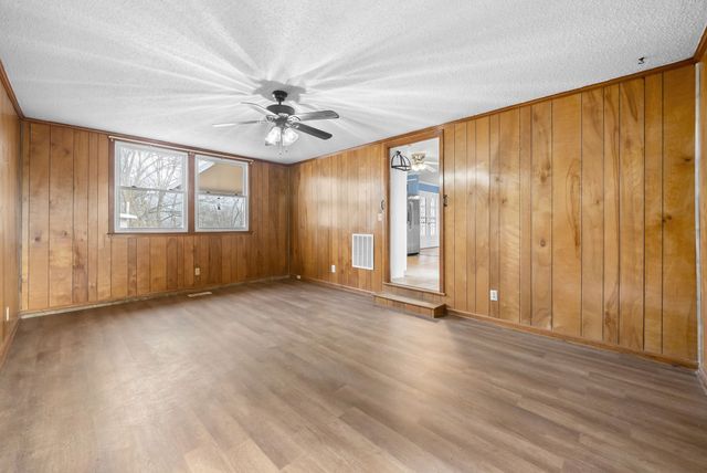 233 Pine Mountain Rd, Clarksville, TN 37042