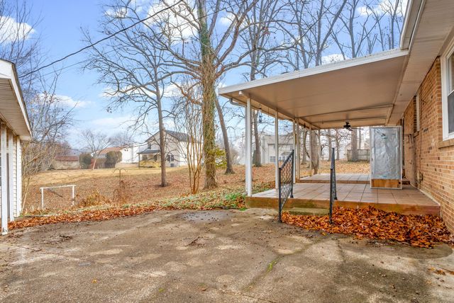 233 Pine Mountain Rd, Clarksville, TN 37042