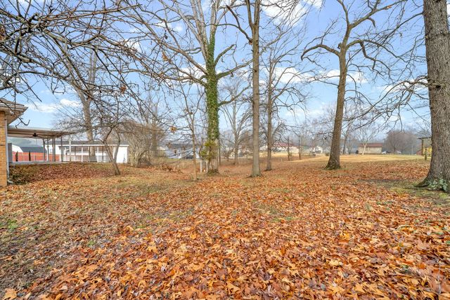 233 Pine Mountain Rd, Clarksville, TN 37042