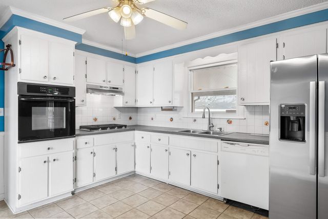 233 Pine Mountain Rd, Clarksville, TN 37042