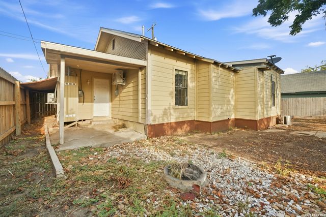 310 S Las Moras St, San Antonio, TX 78207