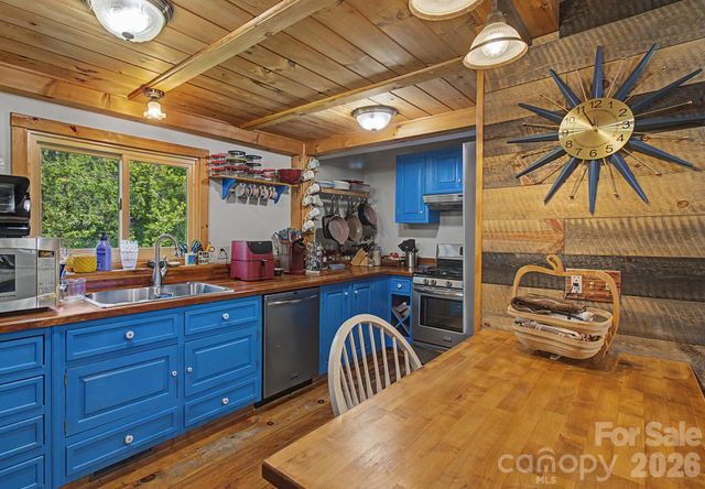 270 Upper Herron Cove Road, Weaverville, NC 28787