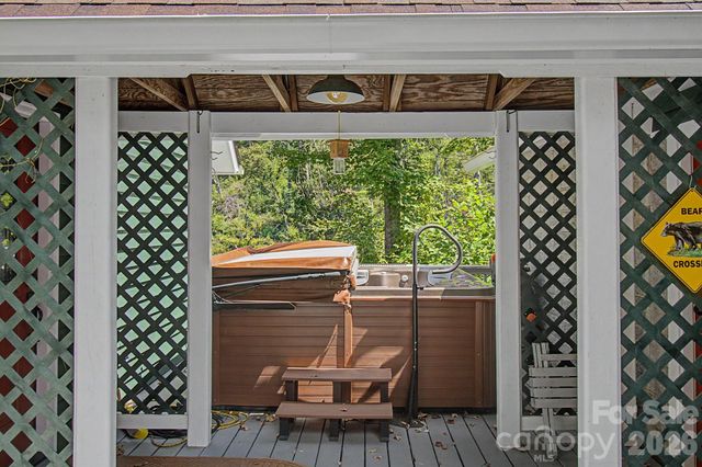 270 Upper Herron Cove Road, Weaverville, NC 28787