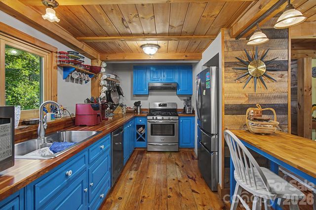 270 Upper Herron Cove Road, Weaverville, NC 28787