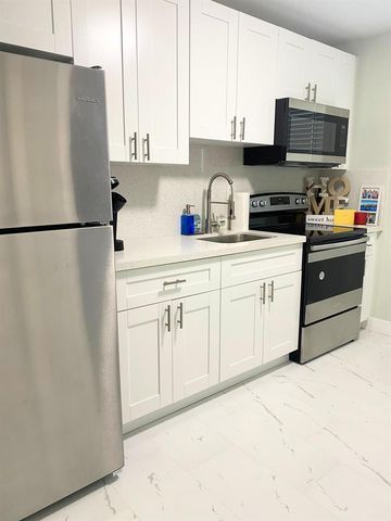 3141 NE 12th Avenue, Pompano Beach, FL 33064
