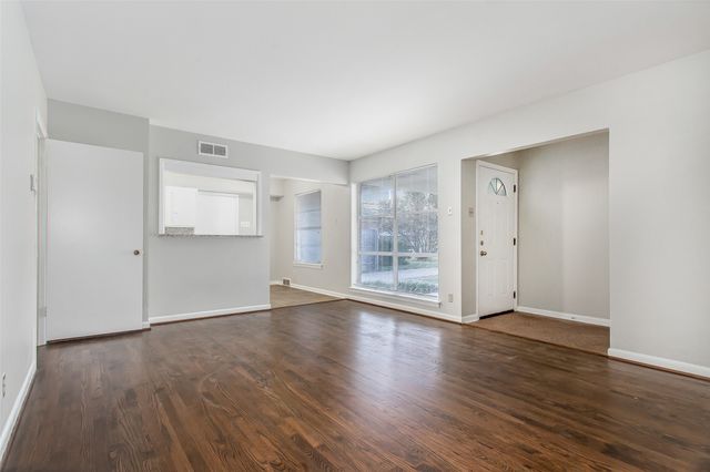 6506 SAINT MORITZ, Dallas, TX 75214