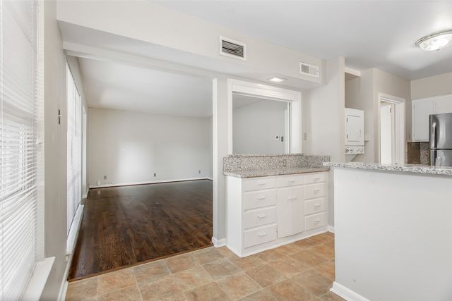 6506 SAINT MORITZ, Dallas, TX 75214
