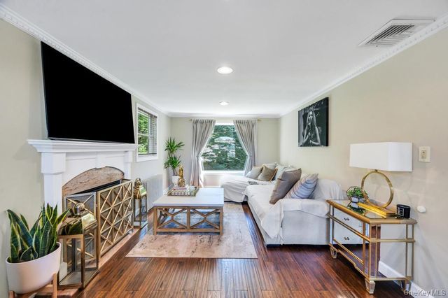 357 Wynsum Avenue, Merrick, NY 11566