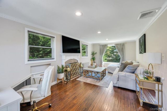 357 Wynsum Avenue, Merrick, NY 11566