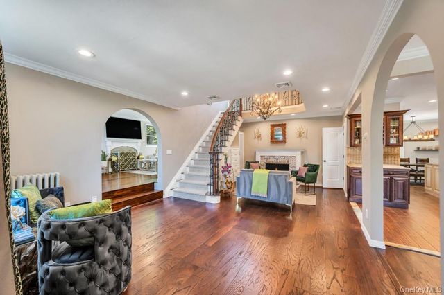 357 Wynsum Avenue, Merrick, NY 11566