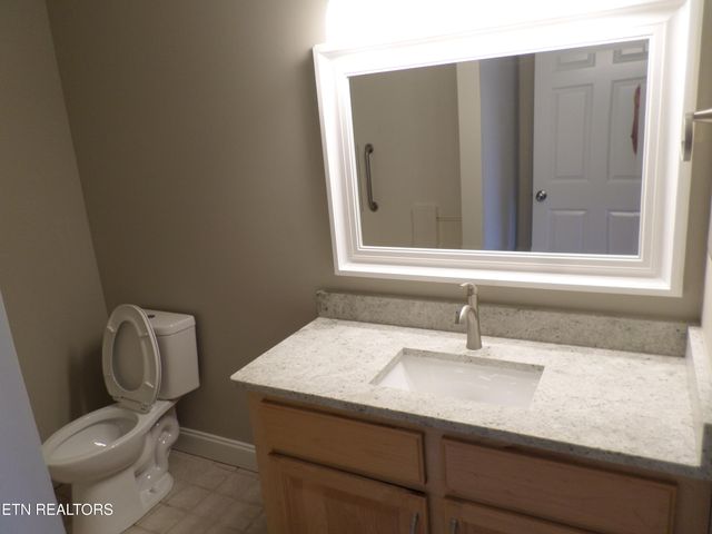 5014 Fairgrounds Place, Kingston, TN 37763