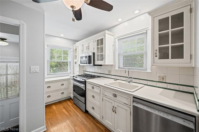 444 Canterbury Road, Bay Village, OH 44140