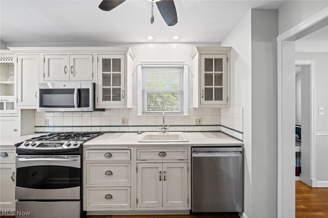 444 Canterbury Road, Bay Village, OH 44140