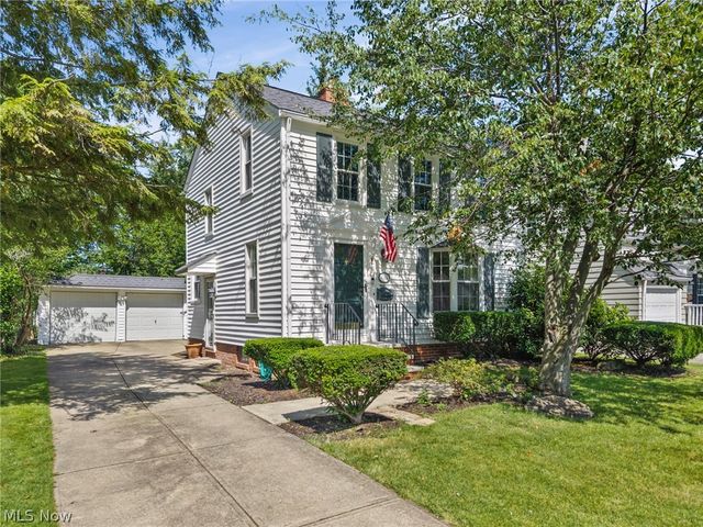 444 Canterbury Road, Bay Village, OH 44140