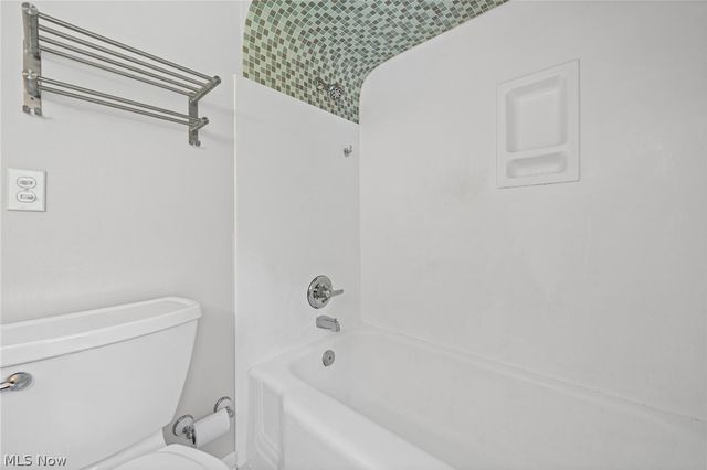 444 Canterbury Road, Bay Village, OH 44140