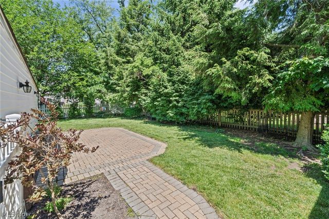 444 Canterbury Road, Bay Village, OH 44140