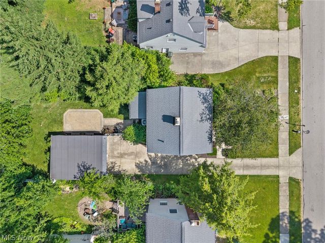 444 Canterbury Road, Bay Village, OH 44140