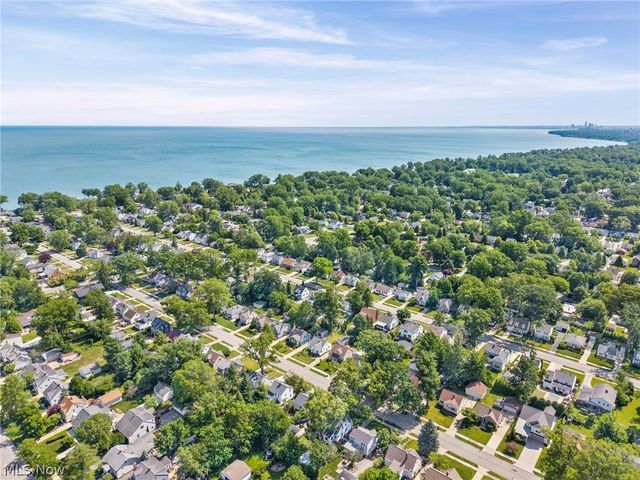 444 Canterbury Road, Bay Village, OH 44140