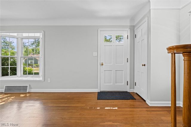 444 Canterbury Road, Bay Village, OH 44140