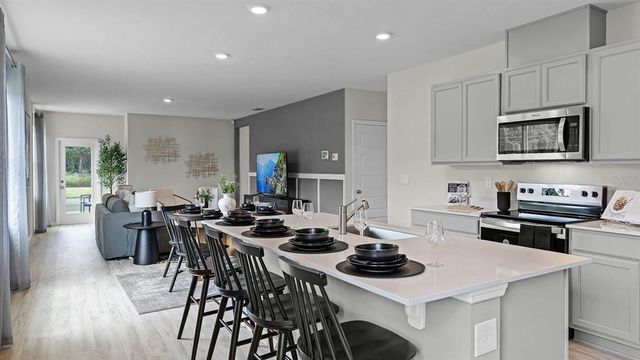 8391 MADRID STREET, Lakeland, FL 33810