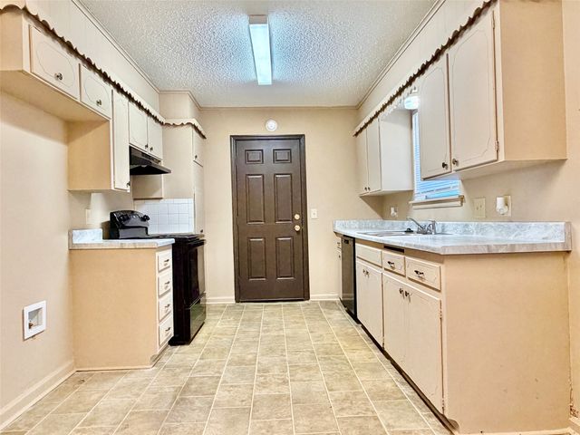 12047 E 34th Street, Tulsa, OK 74146