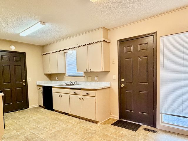 12047 E 34th Street, Tulsa, OK 74146