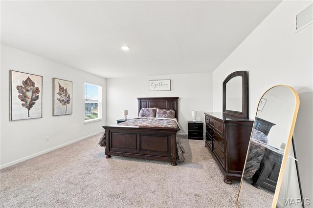 902 Palisades Circle, St Charles, MO 63301