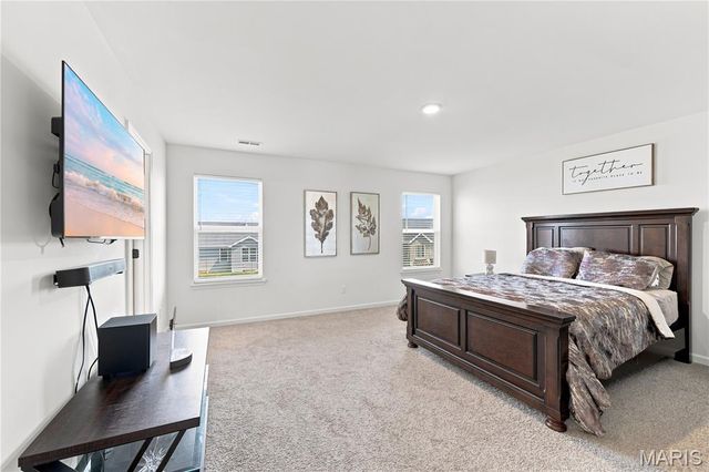 902 Palisades Circle, St Charles, MO 63301