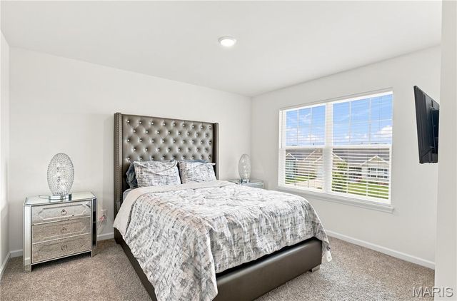 902 Palisades Circle, St Charles, MO 63301