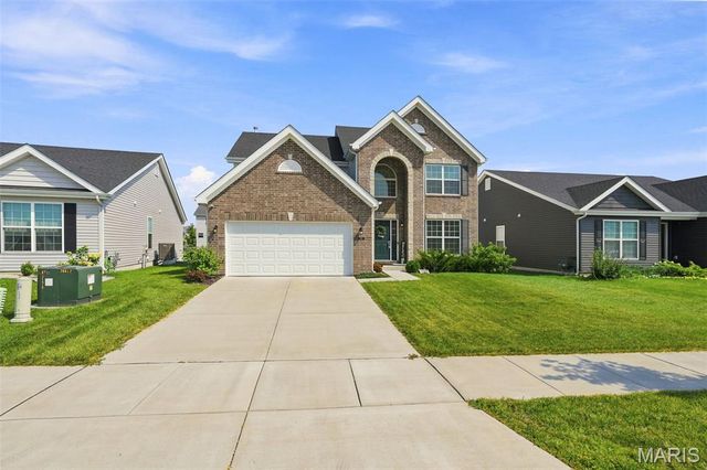 902 Palisades Circle, St Charles, MO 63301