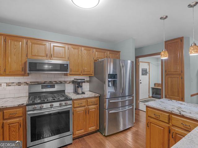 330 Lake Ridge Court, Mcdonough, GA 30253