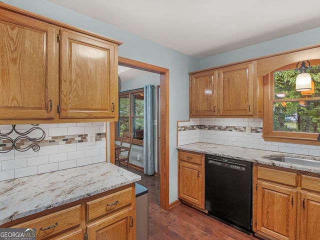 330 Lake Ridge Court, Mcdonough, GA 30253