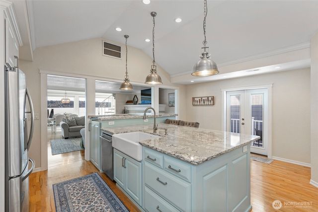 609 Shore Drive, Bremerton, WA 98310