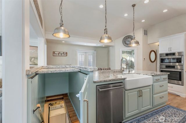 609 Shore Drive, Bremerton, WA 98310