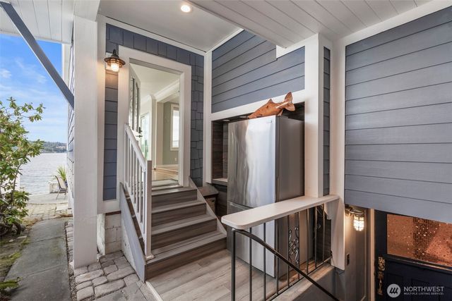 609 Shore Drive, Bremerton, WA 98310