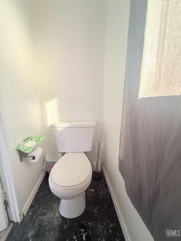 4401 Hughes Lane 60, Bakersfield, CA 93304