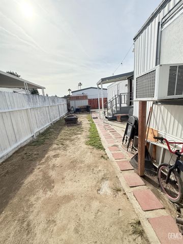 4401 Hughes Lane 60, Bakersfield, CA 93304