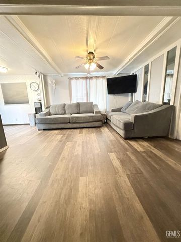4401 Hughes Lane 60, Bakersfield, CA 93304