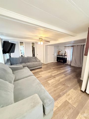 4401 Hughes Lane 60, Bakersfield, CA 93304