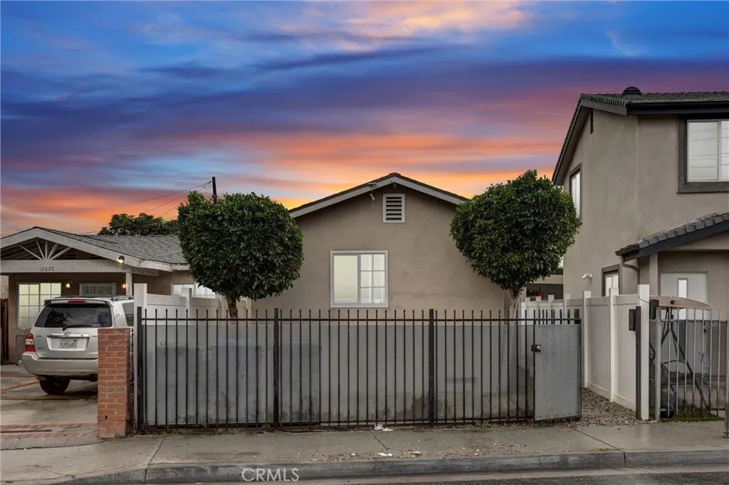 12624 S Mona, Compton, CA 90222