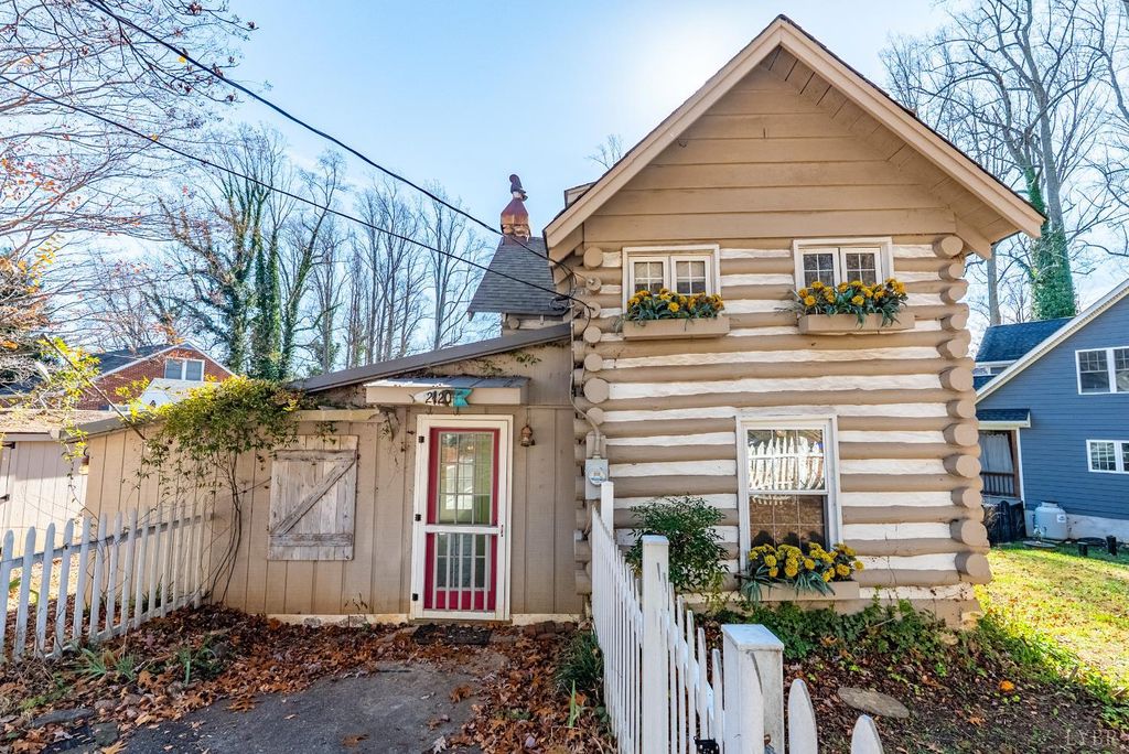 2120 Timberlake Drive, Lynchburg, VA 24502