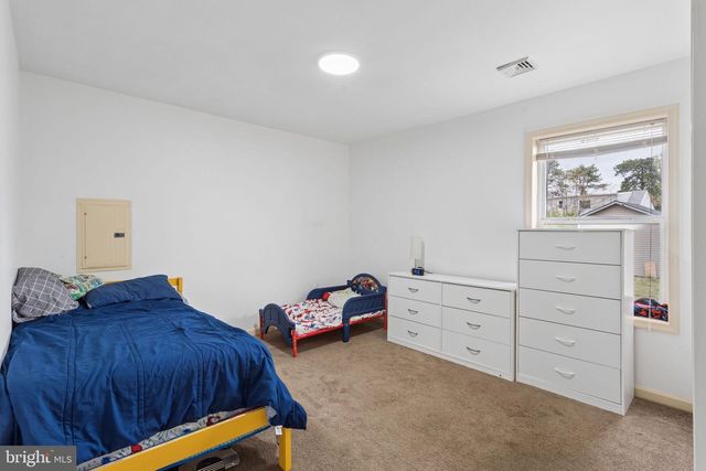 233 CHEROKEE DR, Browns Mills, NJ 08015