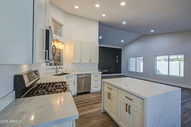 14672 W WHITTON Avenue, Goodyear, AZ 85395